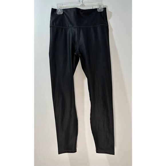 Fabletics women’s black cropped leggings size small.   #16-0378 - Picture 1 of 5